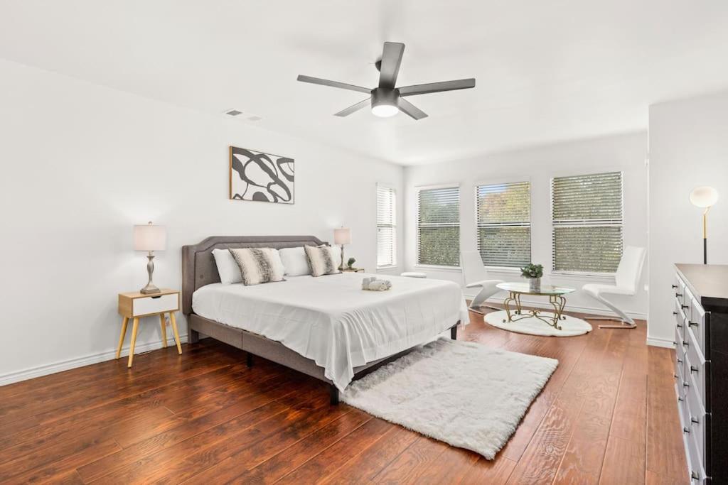 5 Bedrooms With Chefs Kitchen 2 Masters Room And Game Lounge Σαν Αντόνιο Εξωτερικό φωτογραφία