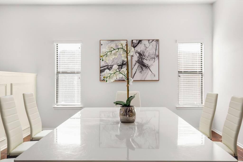 5 Bedrooms With Chefs Kitchen 2 Masters Room And Game Lounge Σαν Αντόνιο Εξωτερικό φωτογραφία
