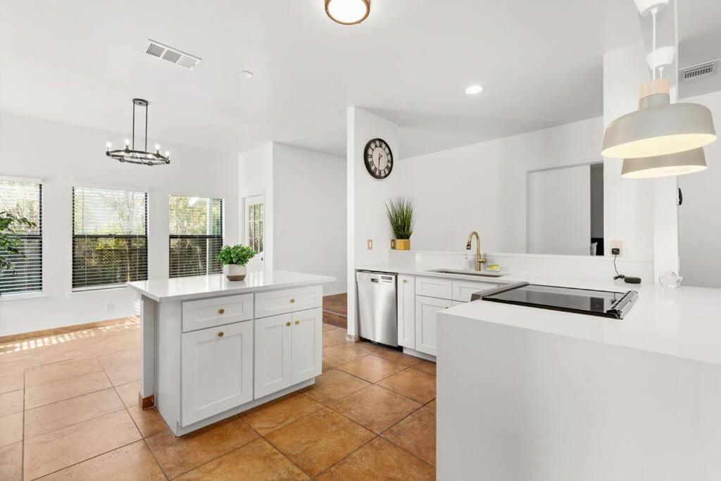 5 Bedrooms With Chefs Kitchen 2 Masters Room And Game Lounge Σαν Αντόνιο Εξωτερικό φωτογραφία