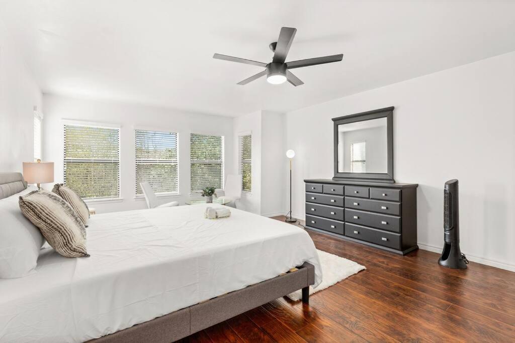 5 Bedrooms With Chefs Kitchen 2 Masters Room And Game Lounge Σαν Αντόνιο Εξωτερικό φωτογραφία